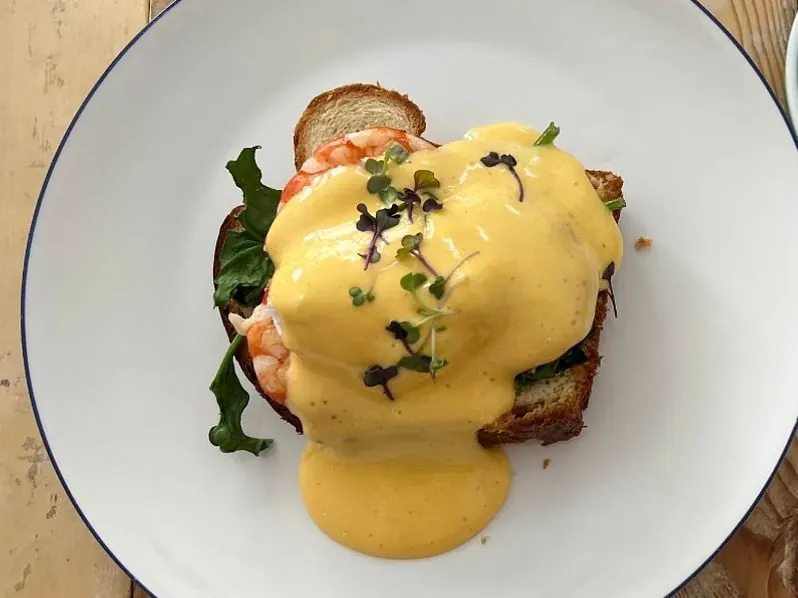 Benedict con gambas